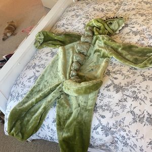 DINOSAUR~ Boys or Girls Costume size 7-8